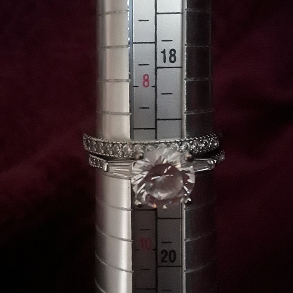 Jewelry - Picture 7 of 8